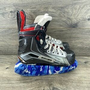 Bauer Vapor X900 Youth Ice Hockey Skates Size Y 13 Black Silver Red with Soakers